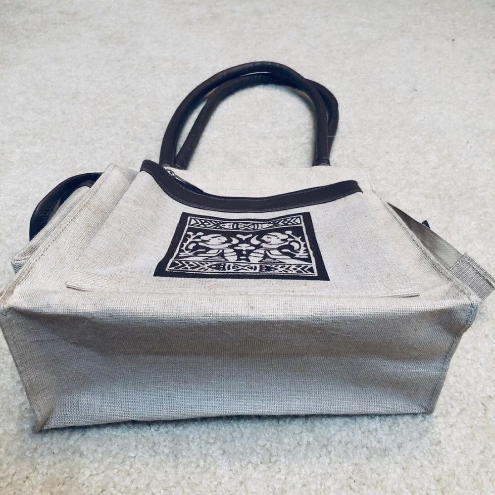 Jute Cottage Natural Fiber Stamped Bag - Picture 4 of 7